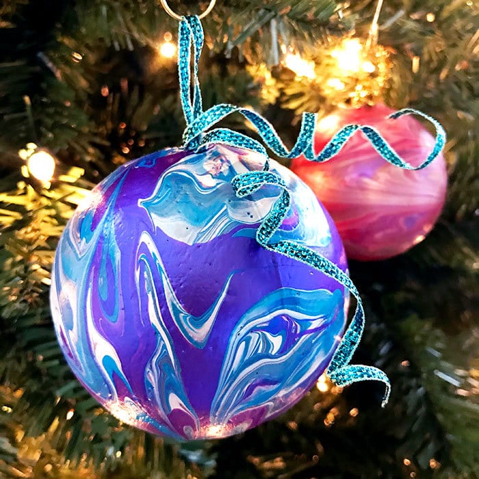 paint pour ornaments