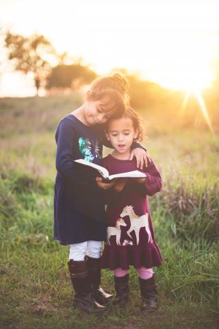 girls reading