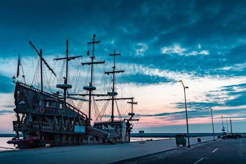 pirate ship