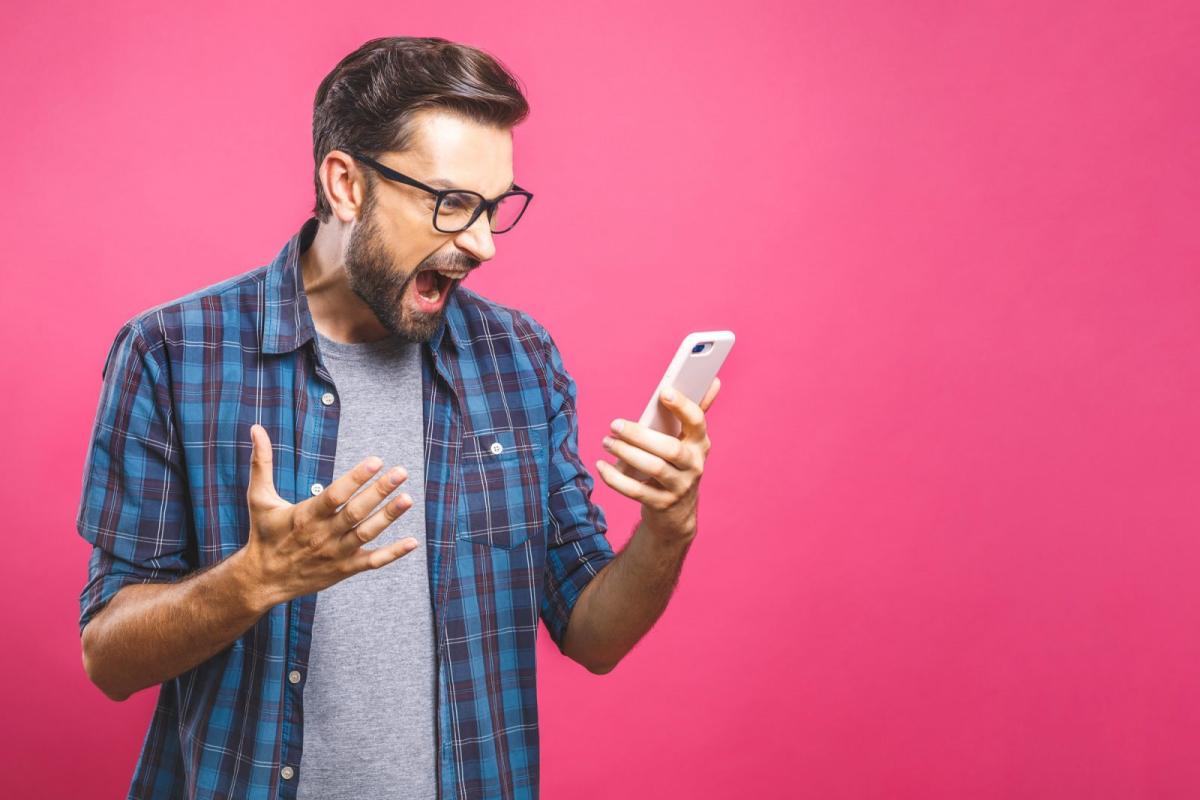 Guy yelling at his phone